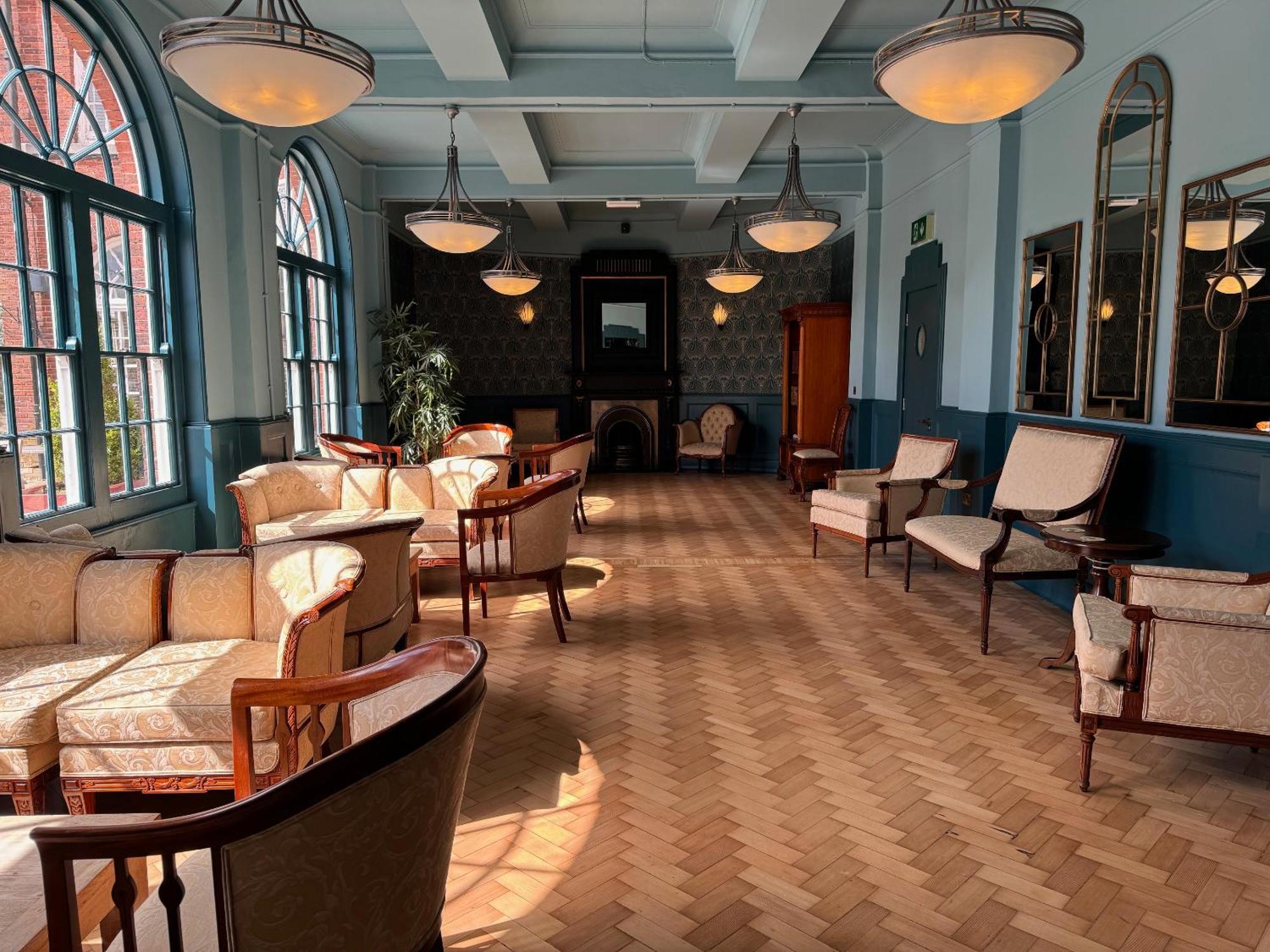 Charlotte House Hotel 3*
