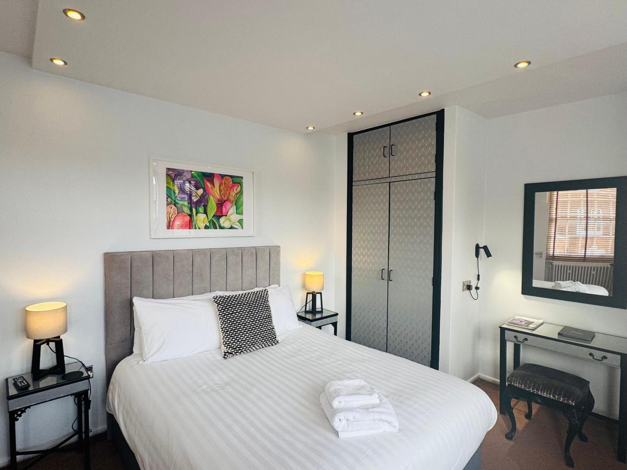 Charlotte House Hotel 3*